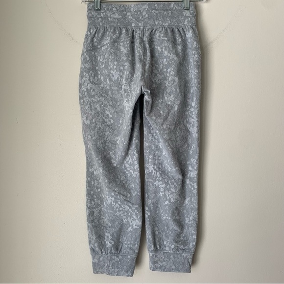 Lululemon Ready to Rulu Jogger Crop Sweat Pants Gray size 0 - Picture 6 of 15